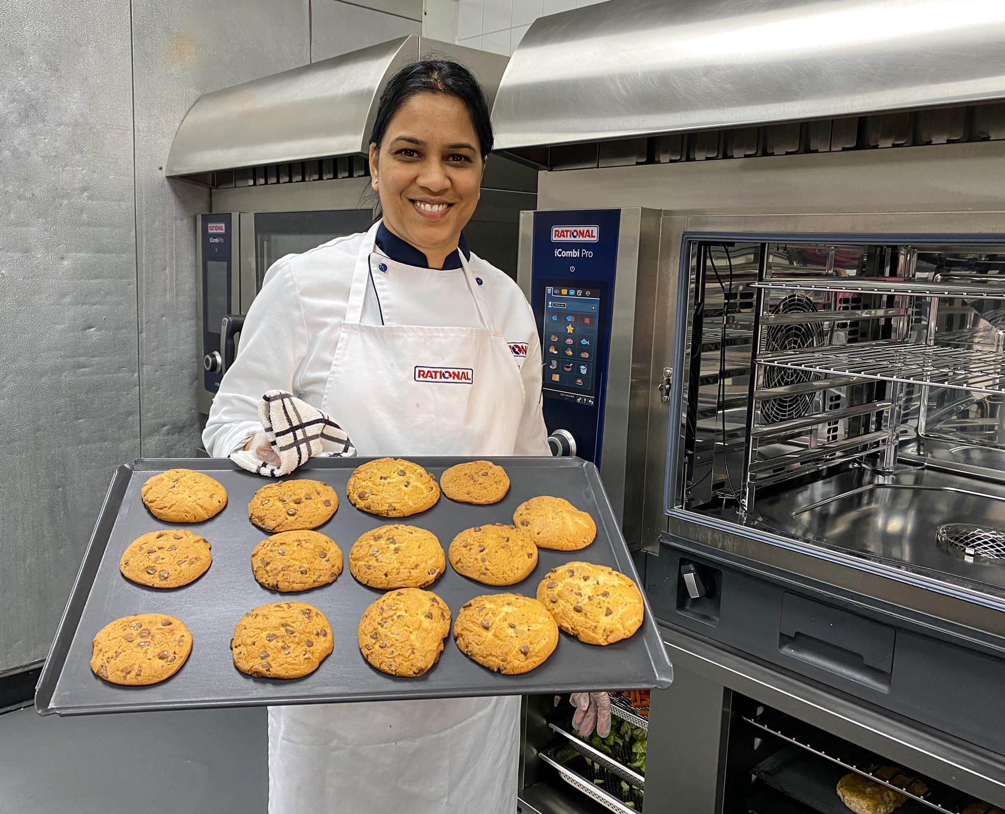 baker using eterra flexible commercial kitchen in nyc